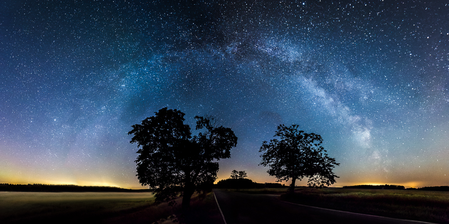 One, two, tree under the milky way
