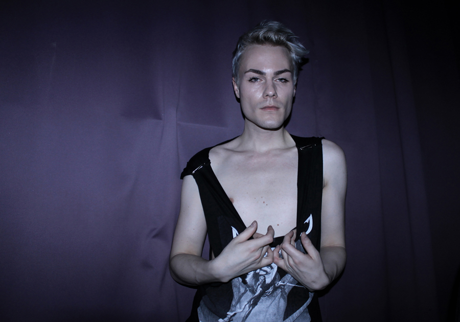 Hold my hand, Maggie