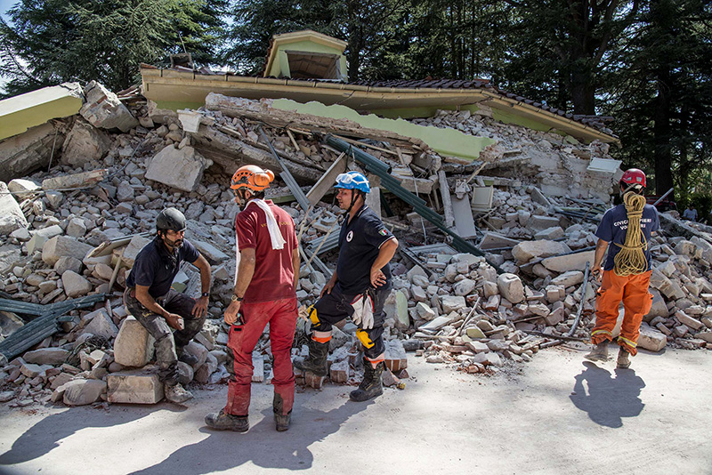 the earthquake heroes